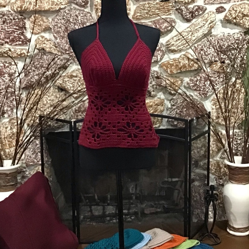 Red Cropped Fitted Tank Top with Cut Out